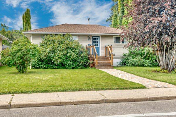 Picture of 8319 Bowness Road , Calgary Real Estate Listing