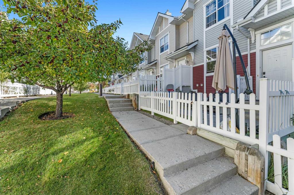 Picture of 3305 New Brighton Gardens SE, Calgary Real Estate Listing