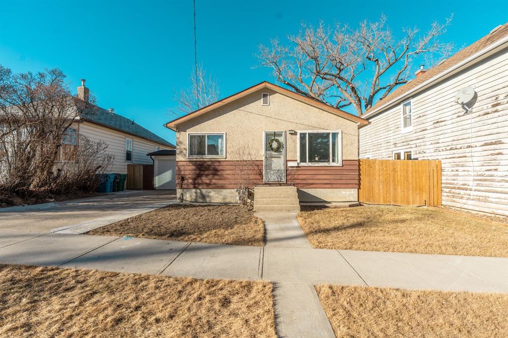 Picture of 938 7A Street S, Lethbridge Real Estate Listing