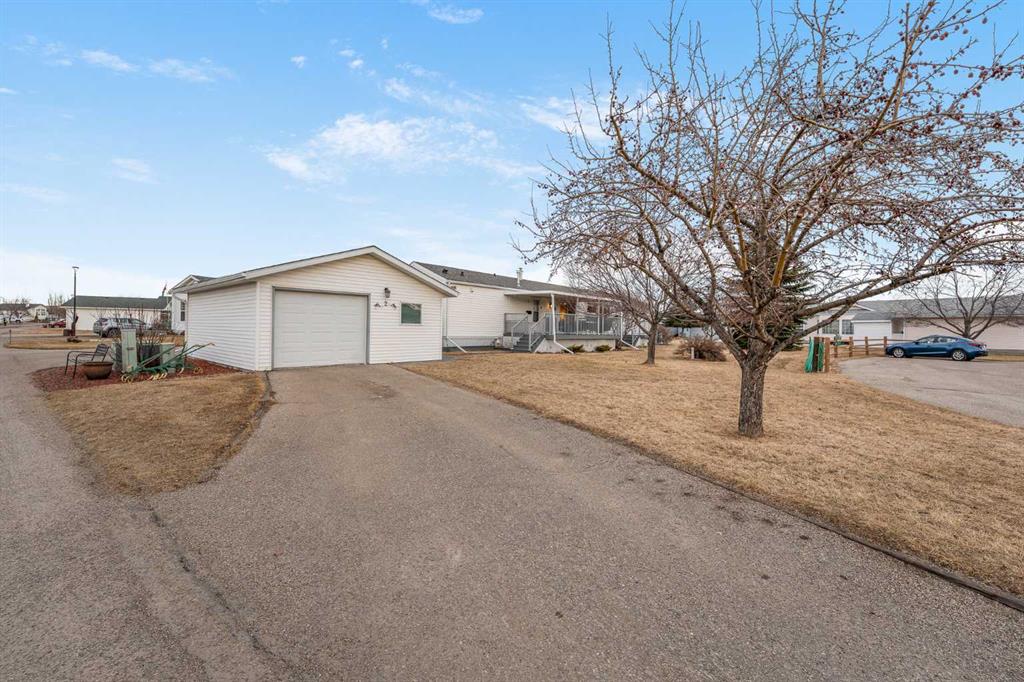 Picture of 2 Doubletree Way , Strathmore Real Estate Listing