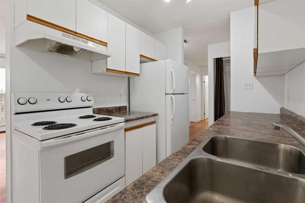 Picture of 306, 114 Mount Pleasant Drive , Camrose Real Estate Listing