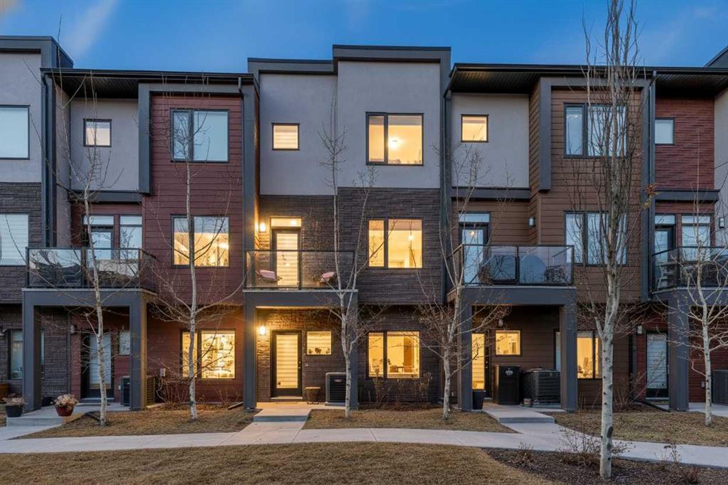 Picture of 247 Greenbriar Common NW, Calgary Real Estate Listing