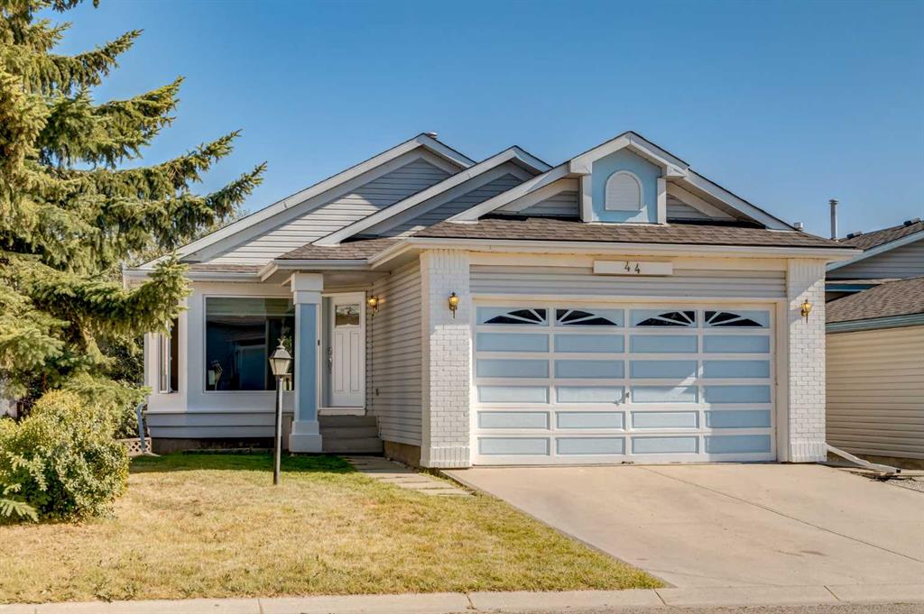 Picture of 44 Citadel Manor NW, Calgary Real Estate Listing