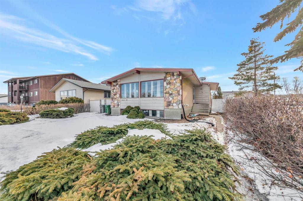 Picture of 5609 43 Street , Lloydminster Real Estate Listing