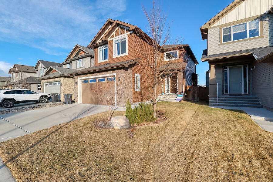 Picture of 1708 Monteith Drive SE, High River Real Estate Listing