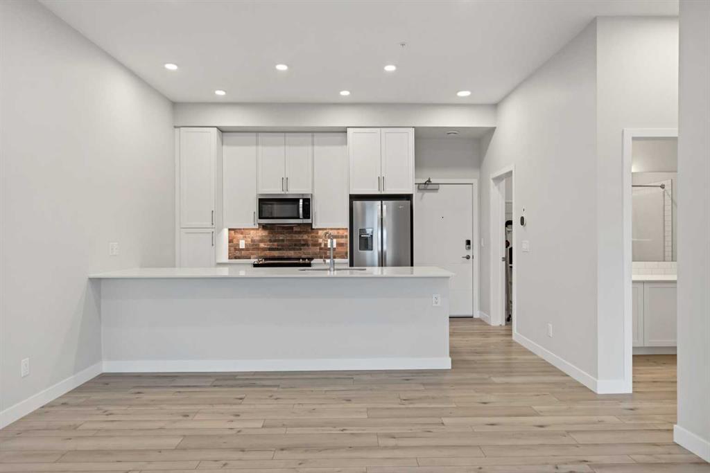 Picture of 423, 255 Les Jardins Park SE, Calgary Real Estate Listing