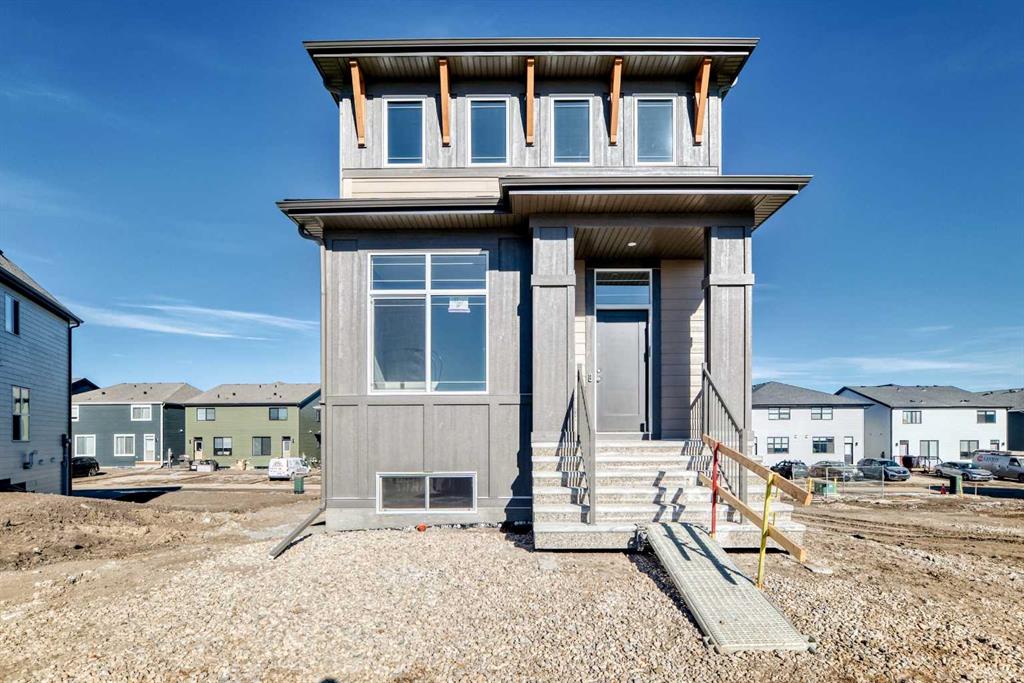 Picture of 77 Mercado Landing SE, Calgary Real Estate Listing
