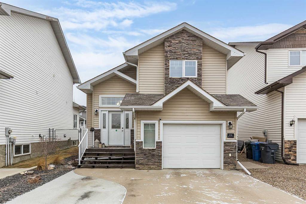 Picture of 226 Somerset Way SE, Medicine Hat Real Estate Listing