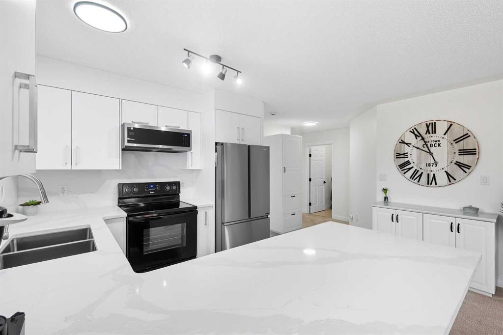 Picture of 1211, 7451 Springbank Boulevard SW, Calgary Real Estate Listing