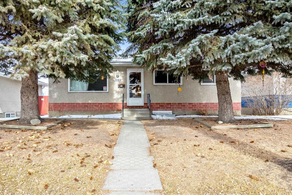 Picture of 1986 Cottonwood Crescent SE, Calgary Real Estate Listing