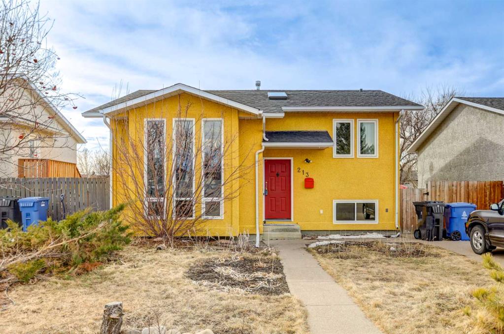 Picture of 213 Mt Blakiston Road W, Lethbridge Real Estate Listing