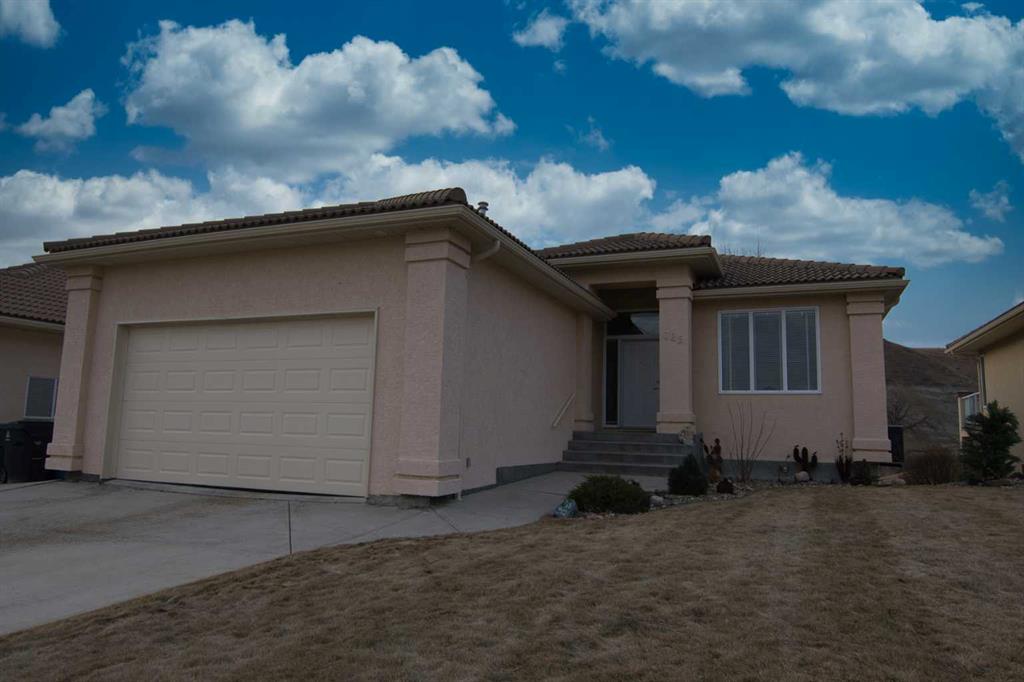 Picture of 325 Canyon Boulevard W, Lethbridge Real Estate Listing