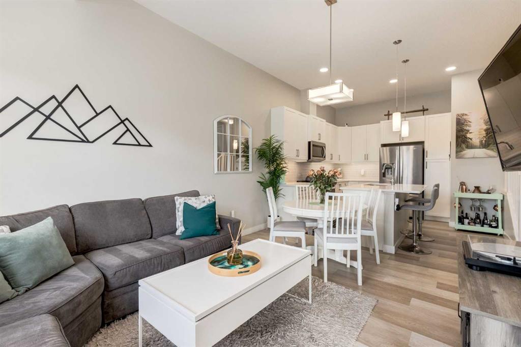 Picture of 212 Crestbrook Common SW, Calgary Real Estate Listing