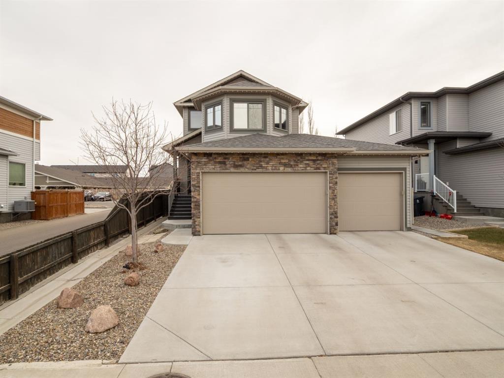 Picture of 327 Mildred Dobbs Boulevard N, Lethbridge Real Estate Listing