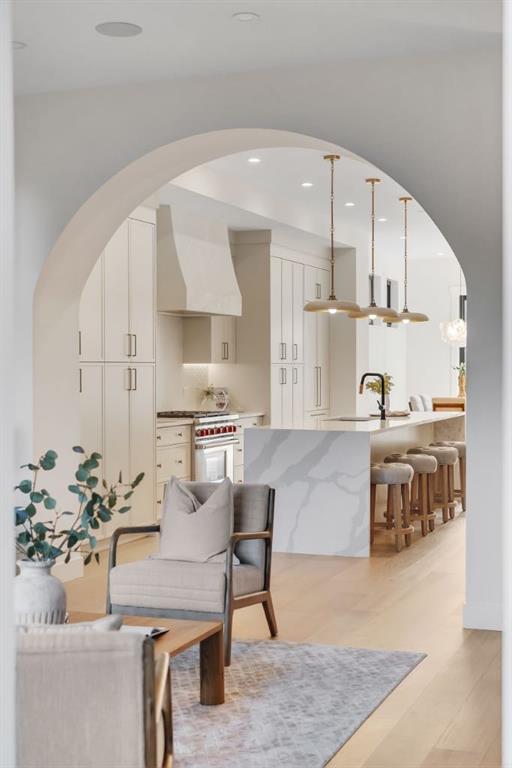 Picture of 1904 48 Avenue SW, Calgary Real Estate Listing