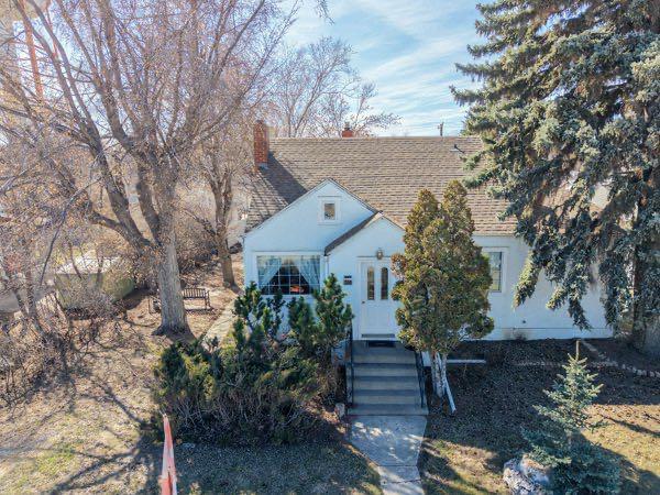 Picture of 235 2 Street W, Drumheller Real Estate Listing