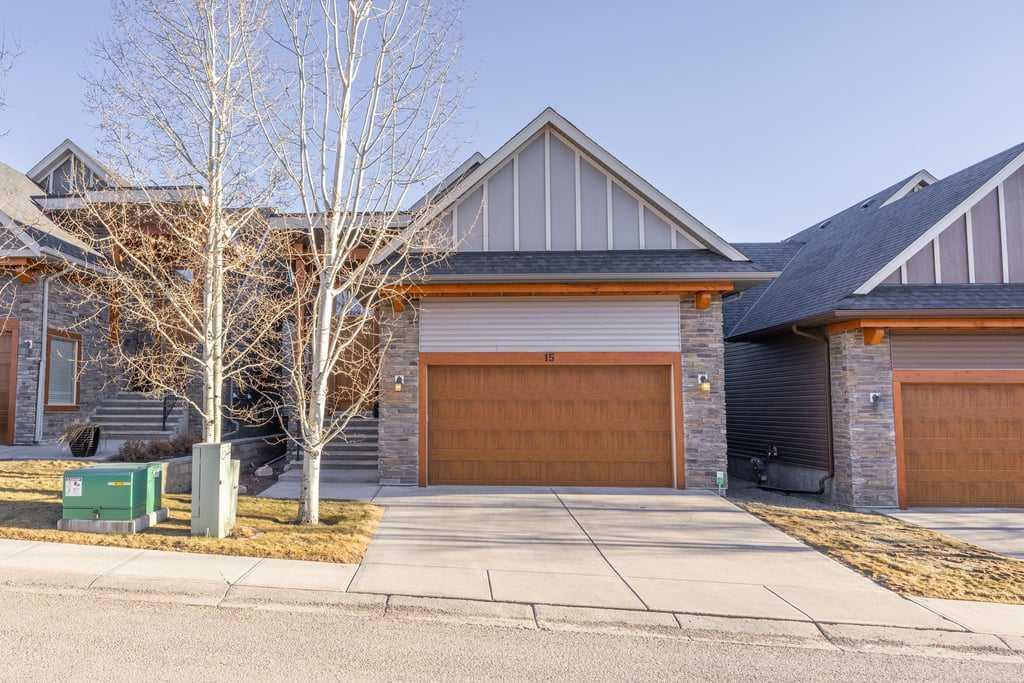 Picture of 15 Cortina Villas SW, Calgary Real Estate Listing