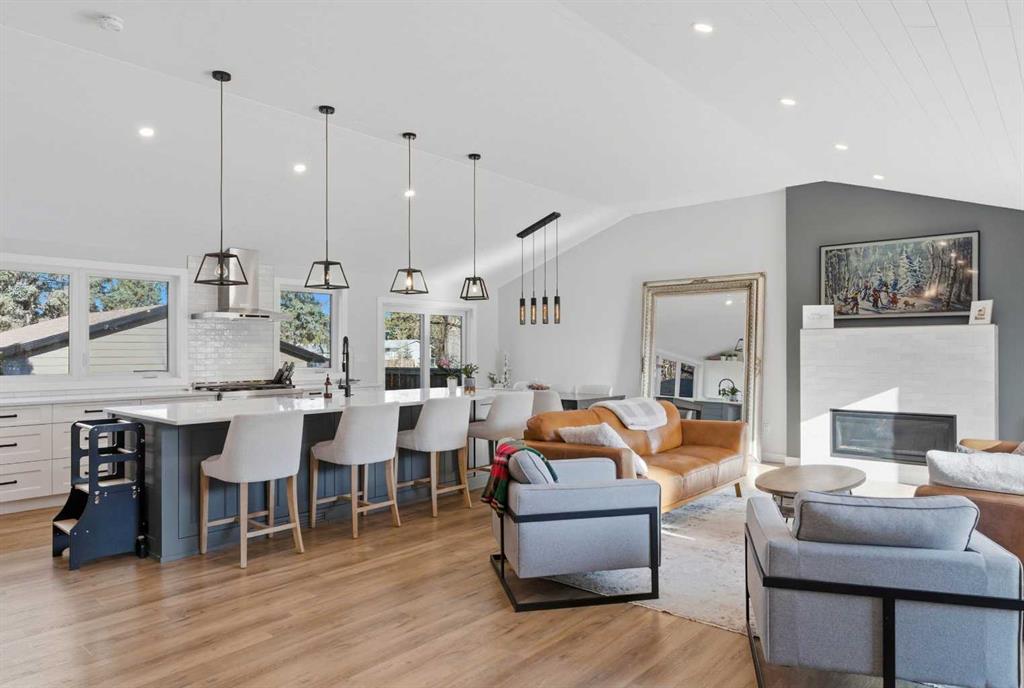 Picture of 6725 Livingstone Drive SW, Calgary Real Estate Listing