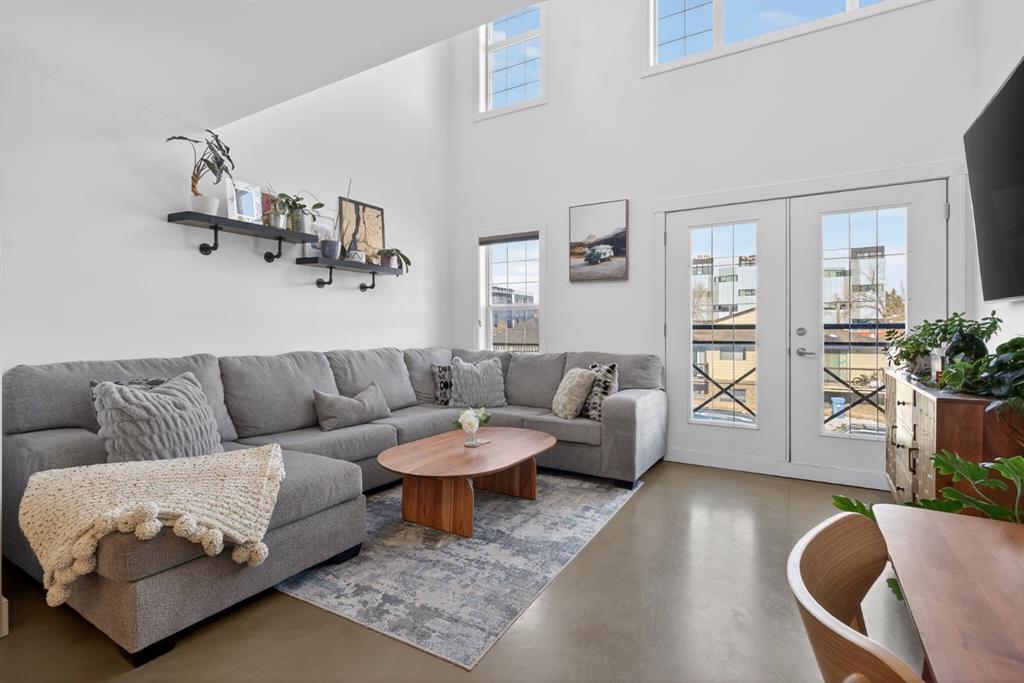 Picture of 373, 2233 34 Avenue SW, Calgary Real Estate Listing