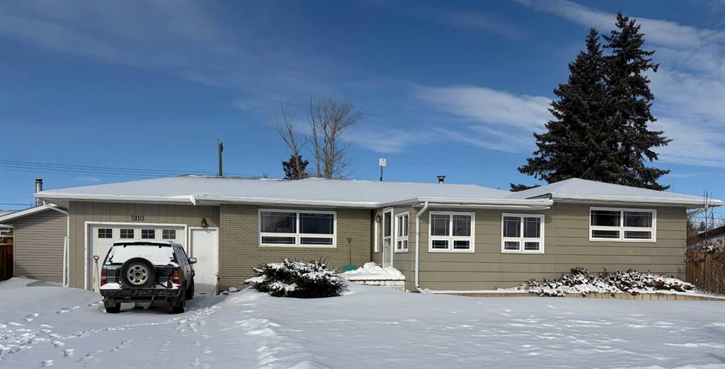 Picture of 5110 51  , Castor Real Estate Listing
