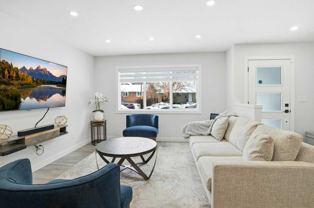 Picture of 3 Kentish Drive SW, Calgary Real Estate Listing