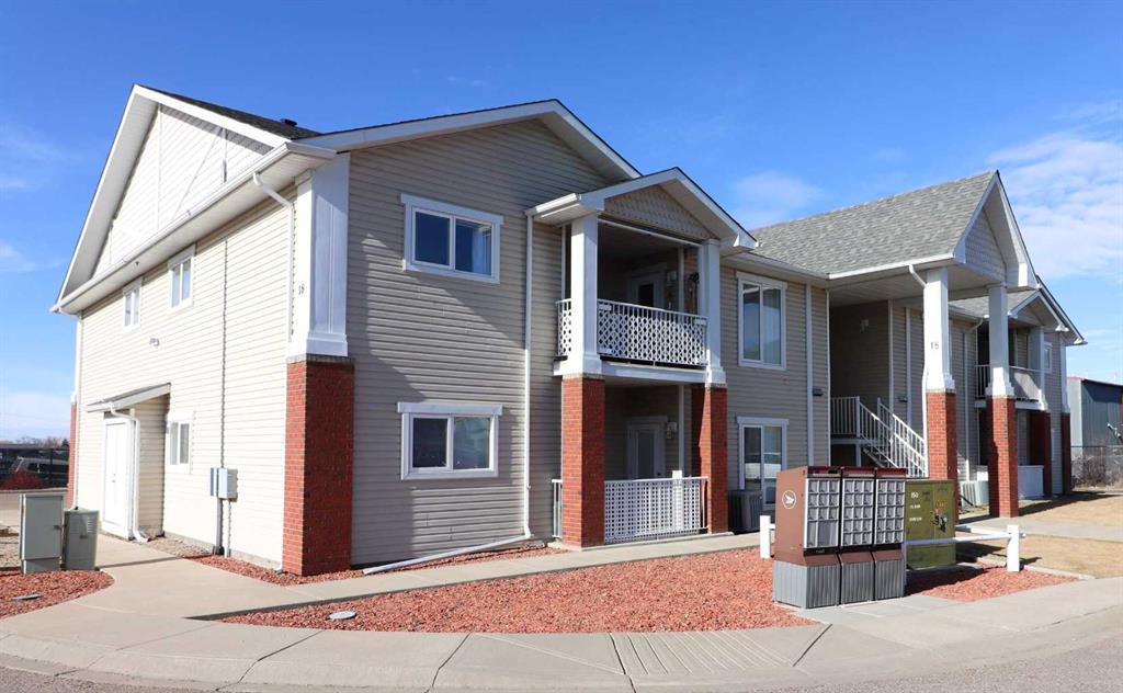 Picture of 5, 18 Broadway Court NW, Redcliff Real Estate Listing