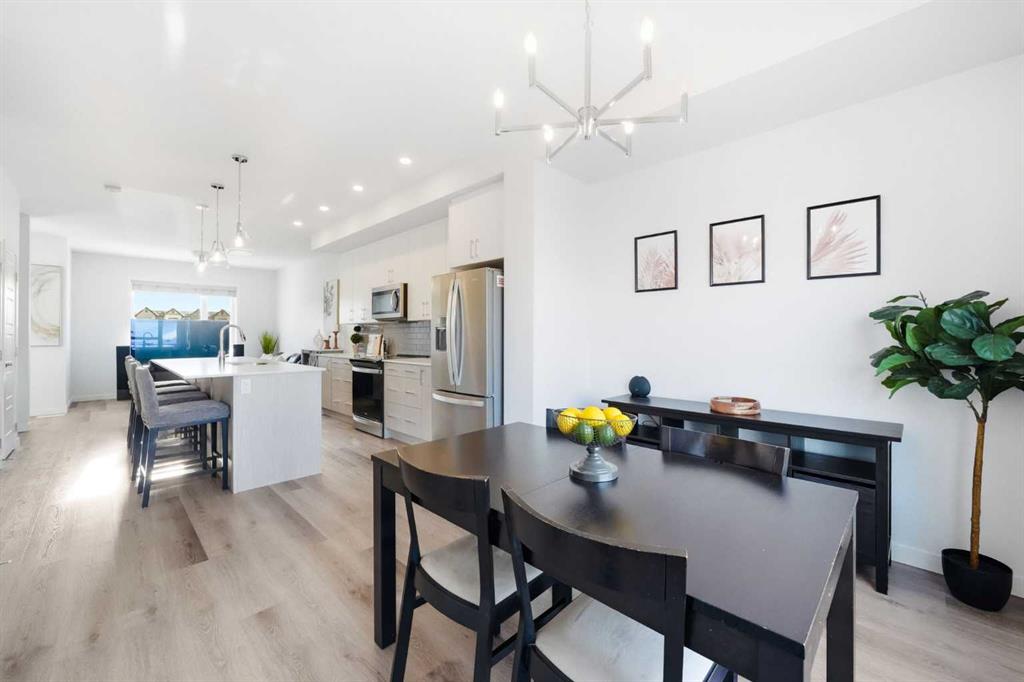 Picture of 66 Evanscrest Manor NW, Calgary Real Estate Listing