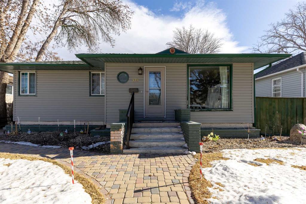 Picture of 819 8 Street S, Lethbridge Real Estate Listing