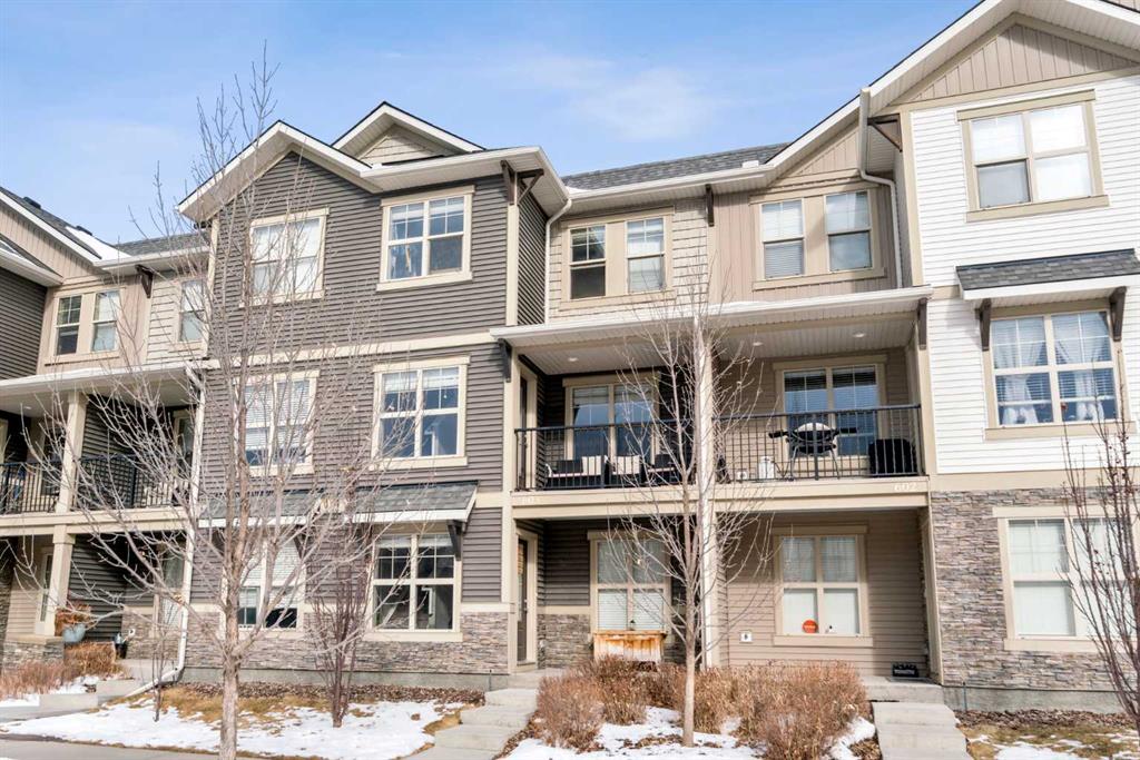 Picture of 603, 32 Horseshoe Crescent , Cochrane Real Estate Listing