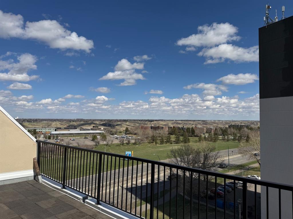 Picture of 921, 21 Berkeley Place W, Lethbridge Real Estate Listing