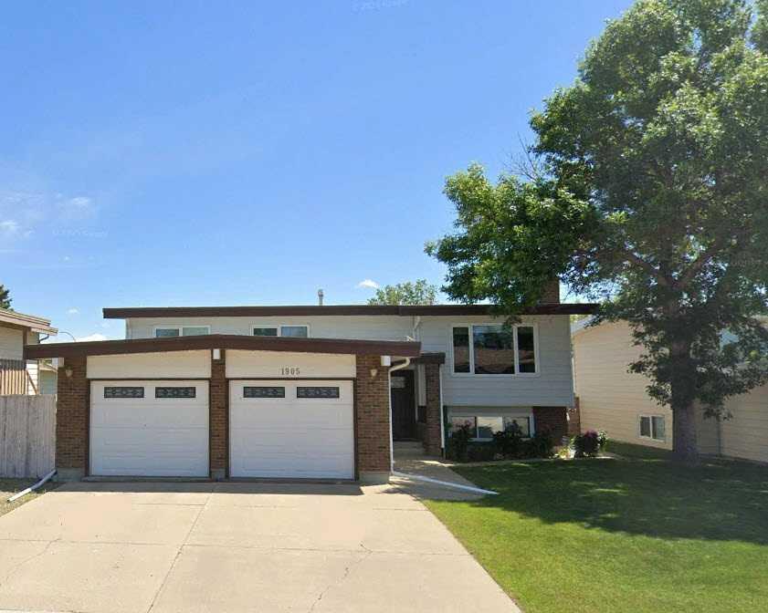 Picture of 1905 Beech Road S, Lethbridge Real Estate Listing