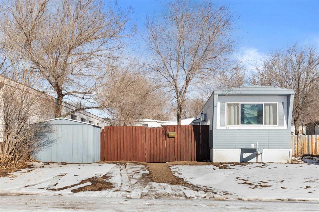 Picture of 34 Crocus Street SW, Medicine Hat Real Estate Listing