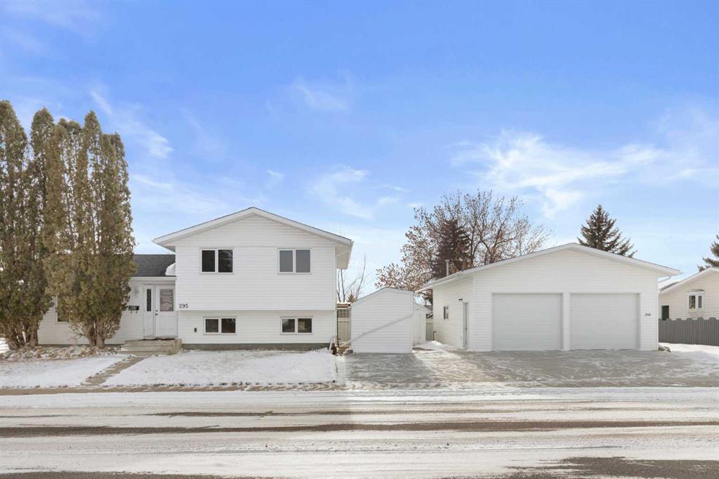Picture of 295 Cameron Road SE, Medicine Hat Real Estate Listing