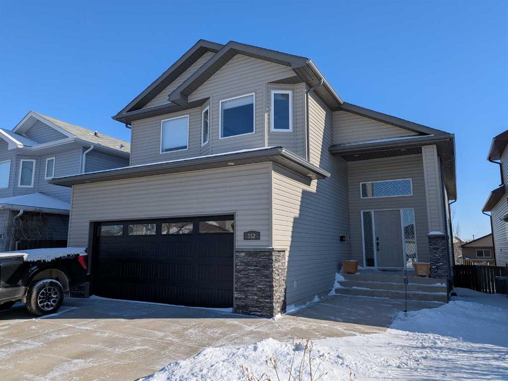 Picture of 352 Tartan Circle W, Lethbridge Real Estate Listing