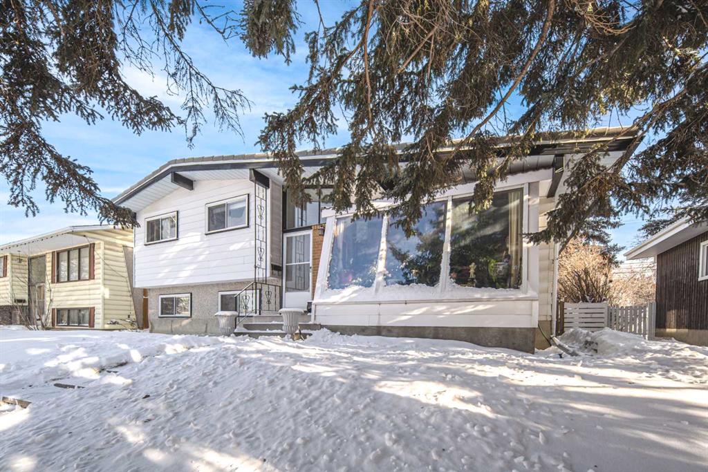 Picture of 4012 Varsity Drive NW, Calgary Real Estate Listing