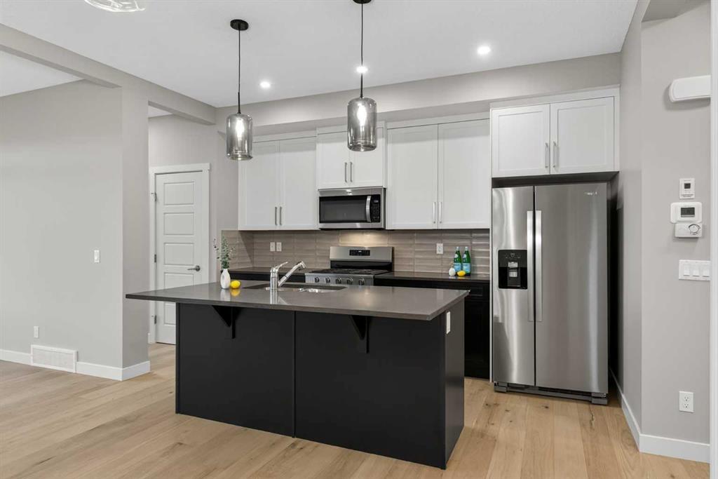 Picture of 37 Southborough Lane , Cochrane Real Estate Listing