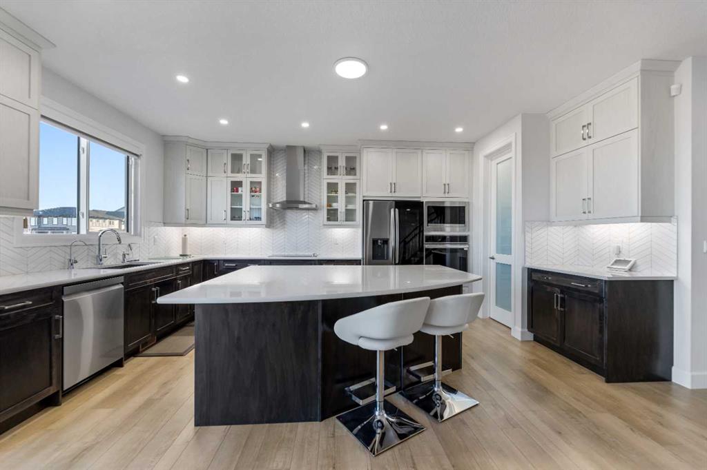 Picture of 1116 Southwinds Green SW, Airdrie Real Estate Listing