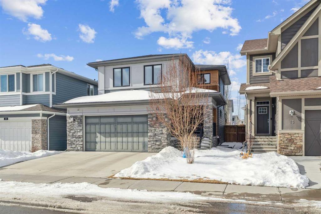 Picture of 17 Cranbrook Circle SE, Calgary Real Estate Listing
