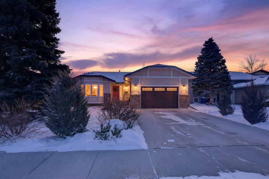 Picture of 39 Wildwood Crescent W, Lethbridge Real Estate Listing