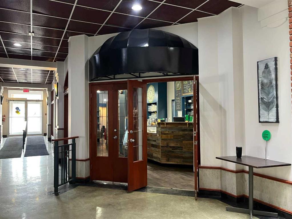 Picture of 104, 579 3 Street SE, Medicine Hat Real Estate Listing