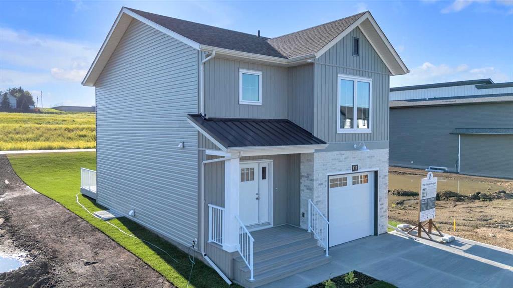 Picture of 107 Hampton Crescent , Sylvan Lake Real Estate Listing