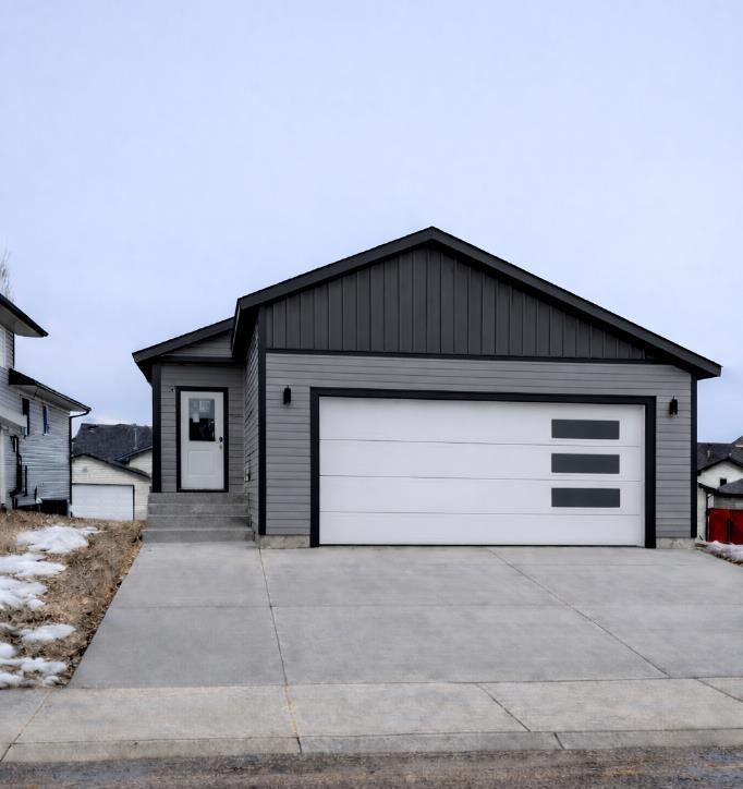 Picture of 98 Sunwood Crescent SW, Medicine Hat Real Estate Listing