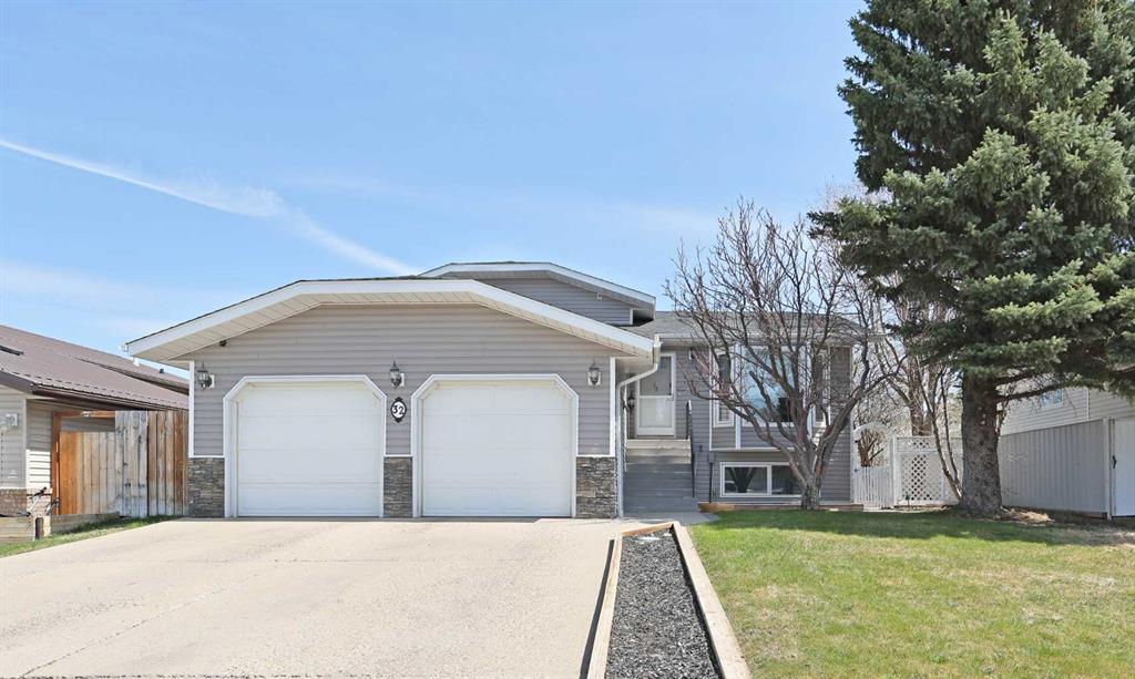 Picture of 32 Upland Crescent , Brooks Real Estate Listing