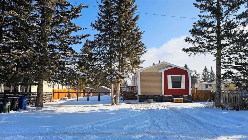 Picture of 205 4 Street NW, Sundre Real Estate Listing