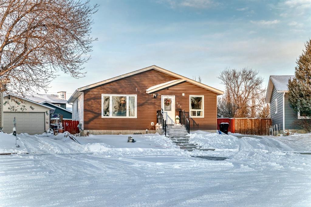 Picture of 131 Huntstrom Drive NE, Calgary Real Estate Listing