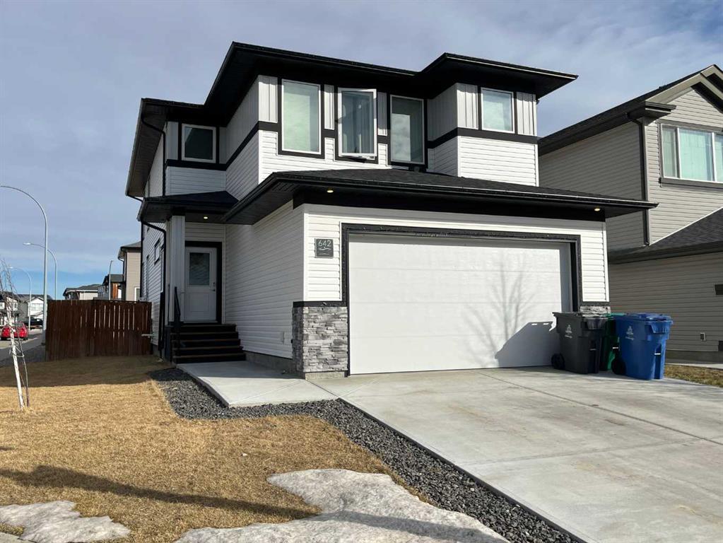 Picture of 642 Moonlight Lane W, Lethbridge Real Estate Listing