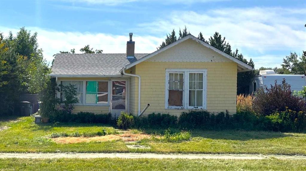 Picture of 331 50 Avenue , Claresholm Real Estate Listing