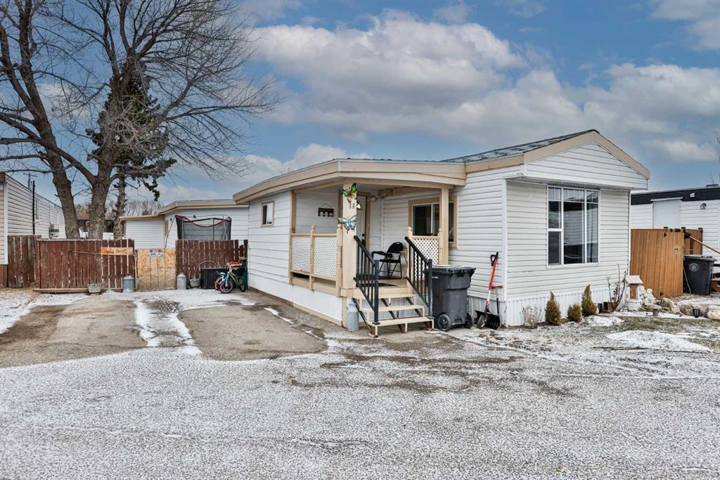 Picture of Unit 88, 5301 2nd Street , Coalhurst Real Estate Listing