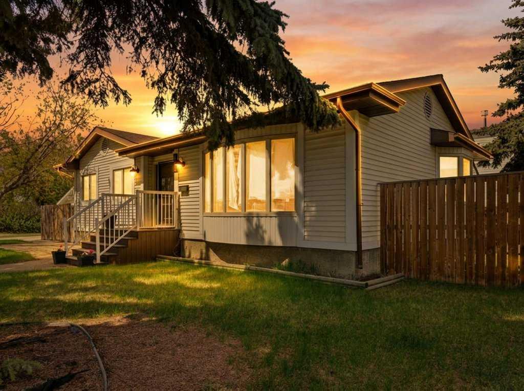 Picture of 124 Martin Close , Red Deer Real Estate Listing