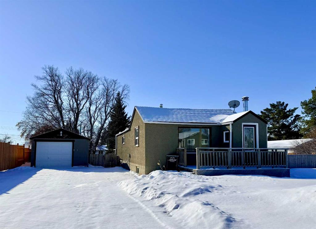 Picture of 1033 16 Avenue , Wainwright Real Estate Listing